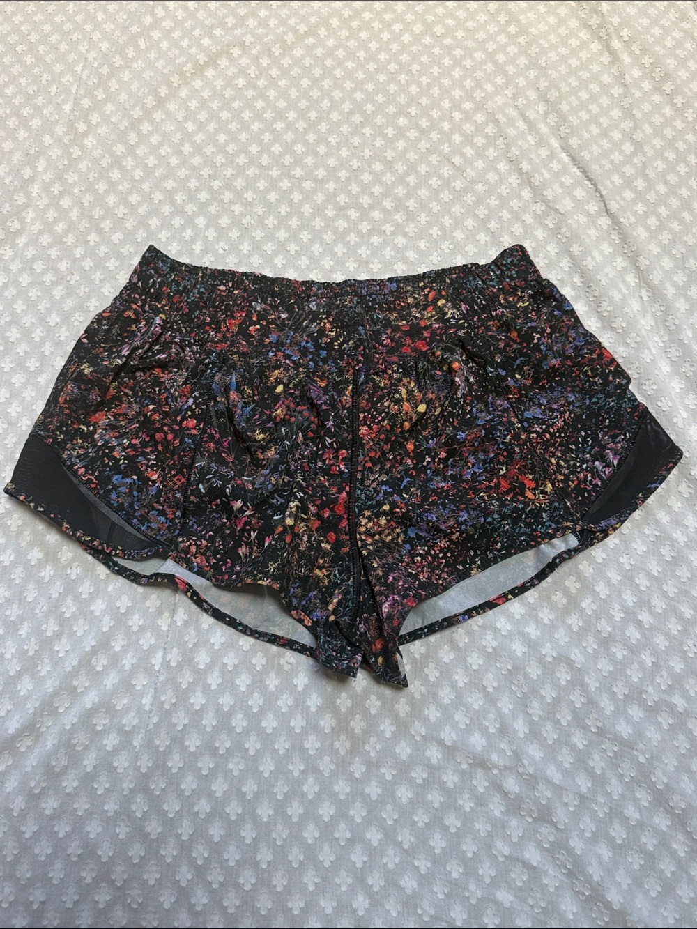 Lululemon black floral hotty hot shorts - Picture 9 of 9